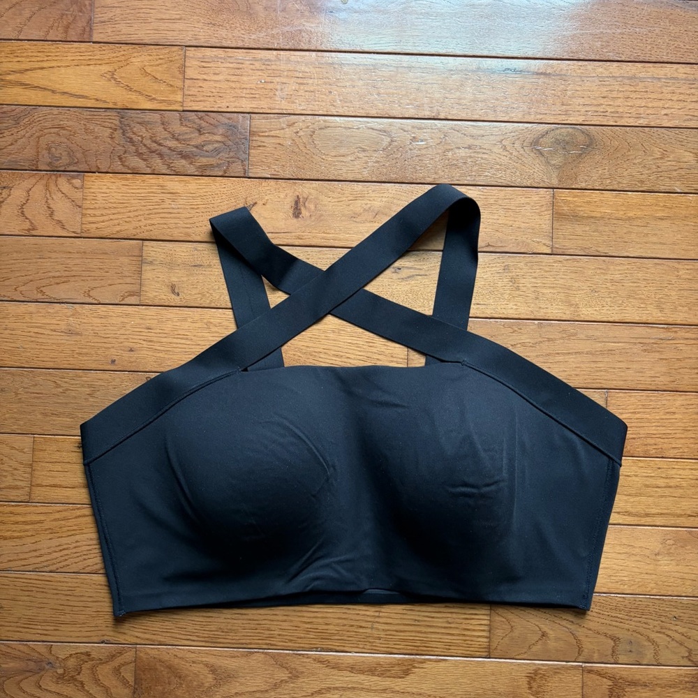 Black Crisscross Stretch Sports Bra